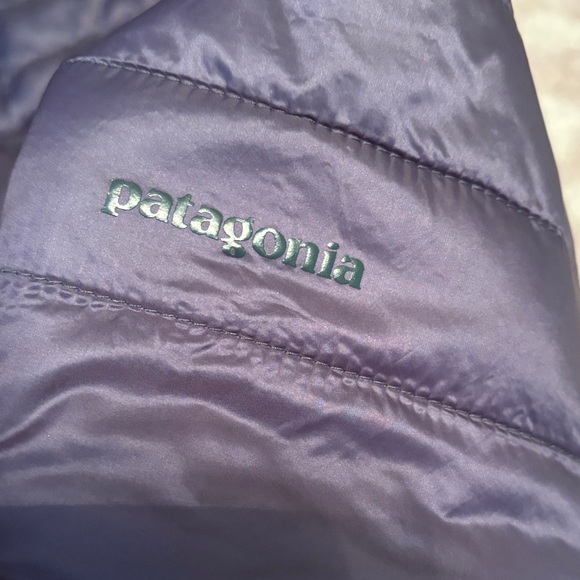 Patagonia Women's Puffer Jacket - Grey/Purple, Size XL - Picture 3 of 15